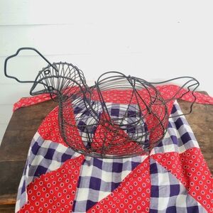 Farmhouse Metal Wire Rooster Egg Basket